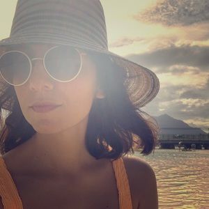 Meet your Posher, Myra